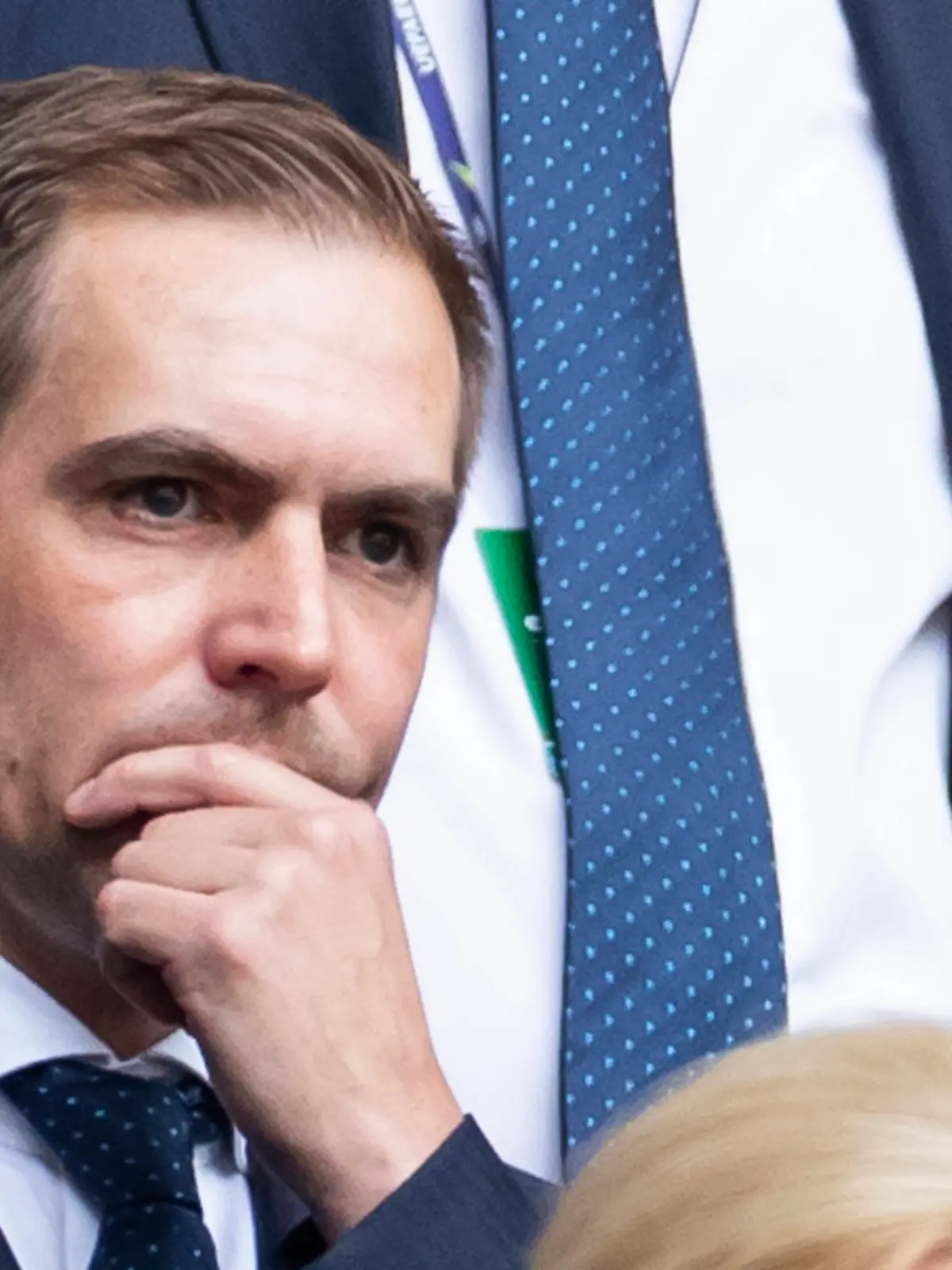 Philipp Lahm hält nichts von den Pfiffen gegen Cucurella.