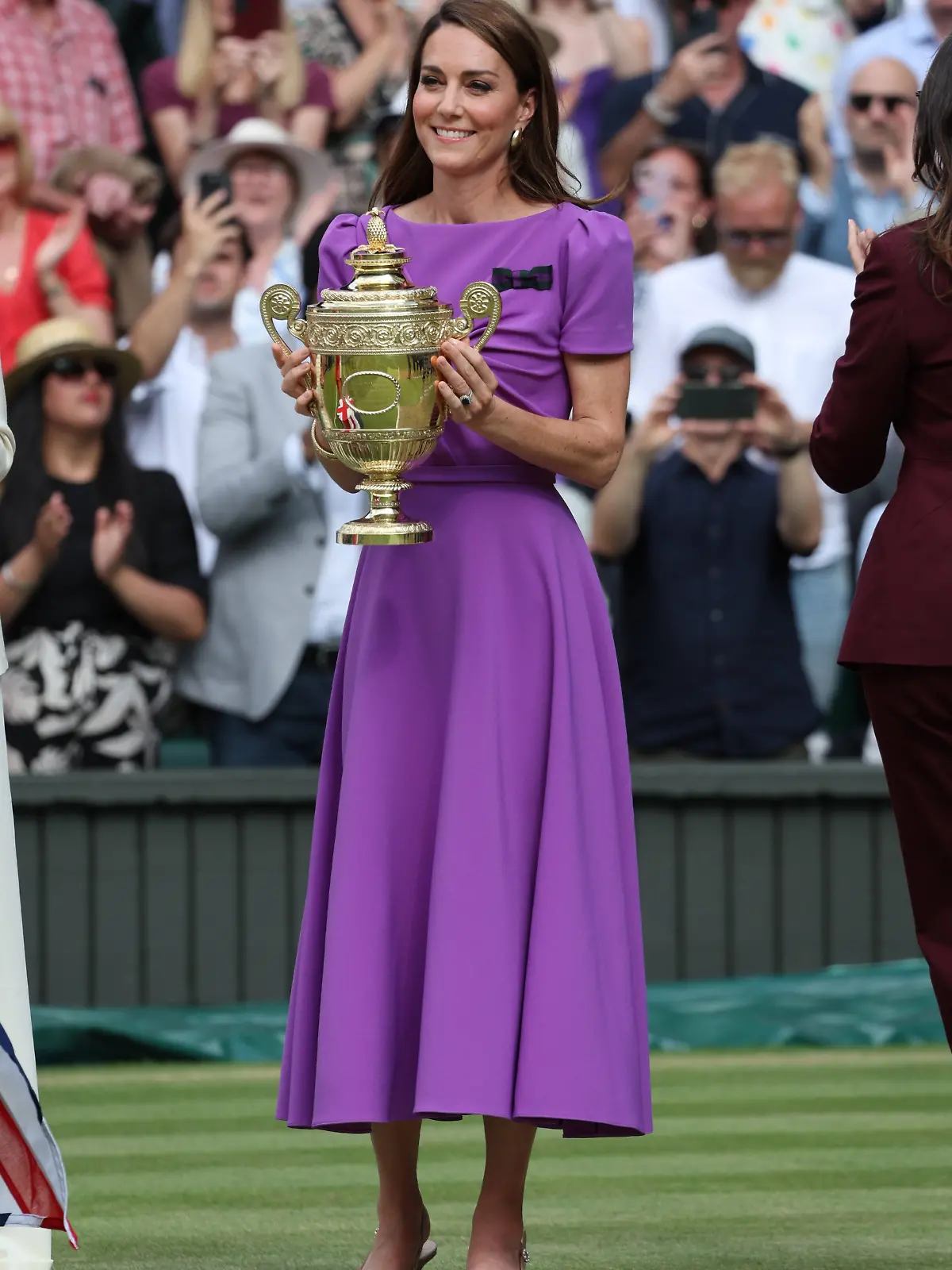 Prinzessin Kate mit der Wimbledon-Trophäe