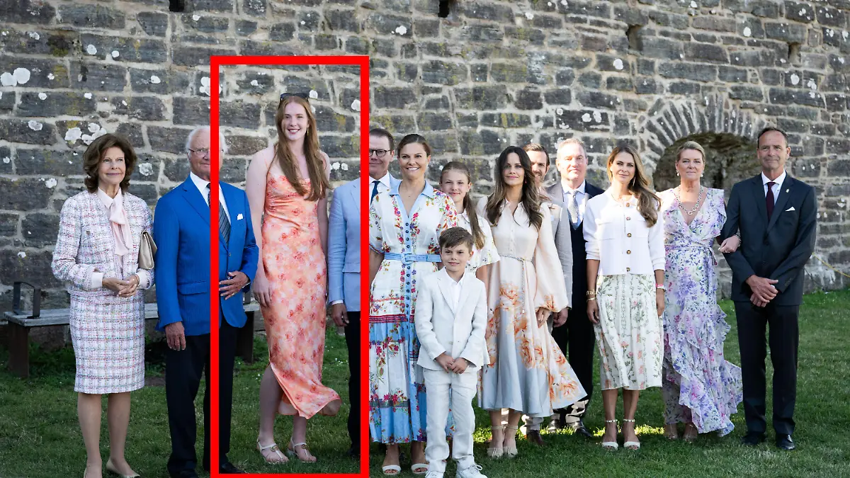 Volleyballspielerin Isabelle Haak darf auf dem Foto der schwedischen Königsfamilie stehen.