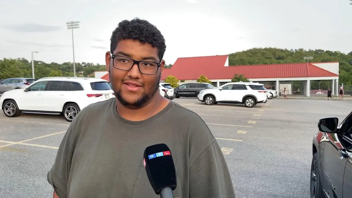 Vor der Bethel Park High School trifft RTL ehemalige Mitschüler von Thomas Matthew Crooks.