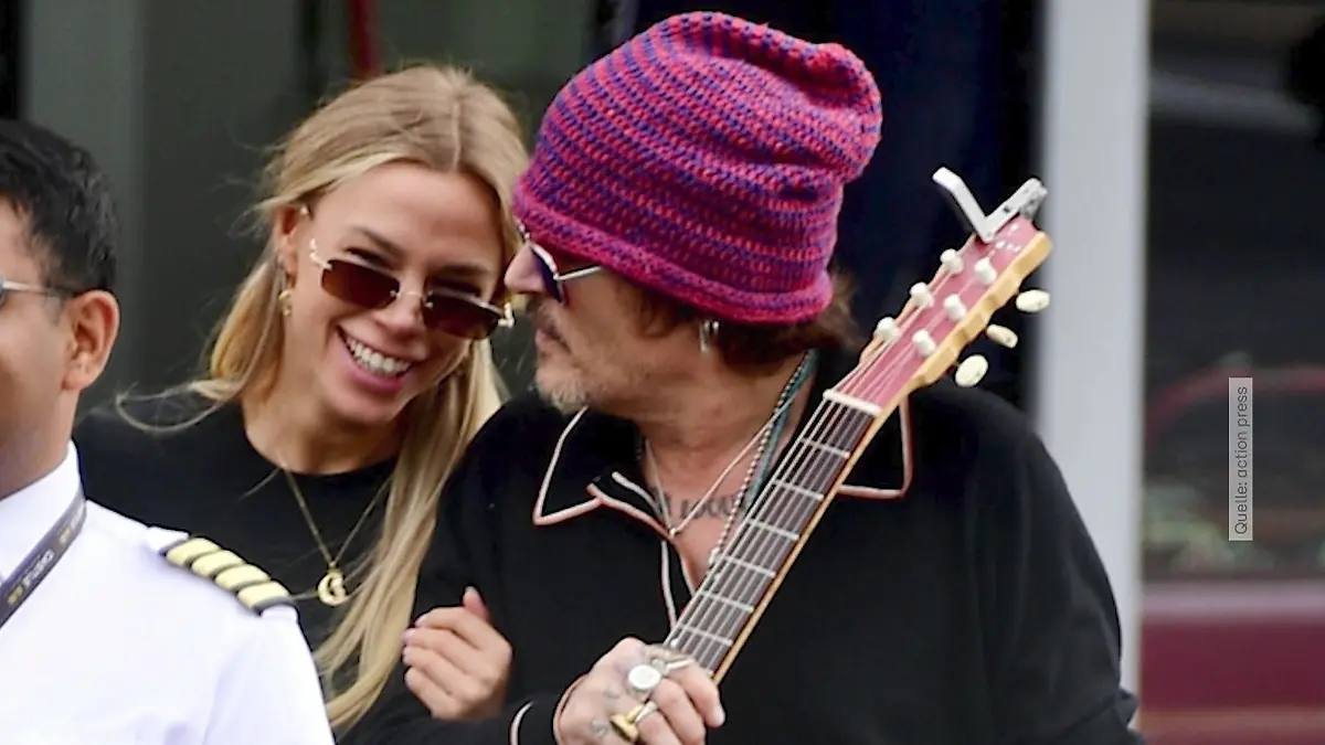 Ist Hollywood-Star Johnny Depp wieder verliebt? Mit schöner Blondine gesichtet