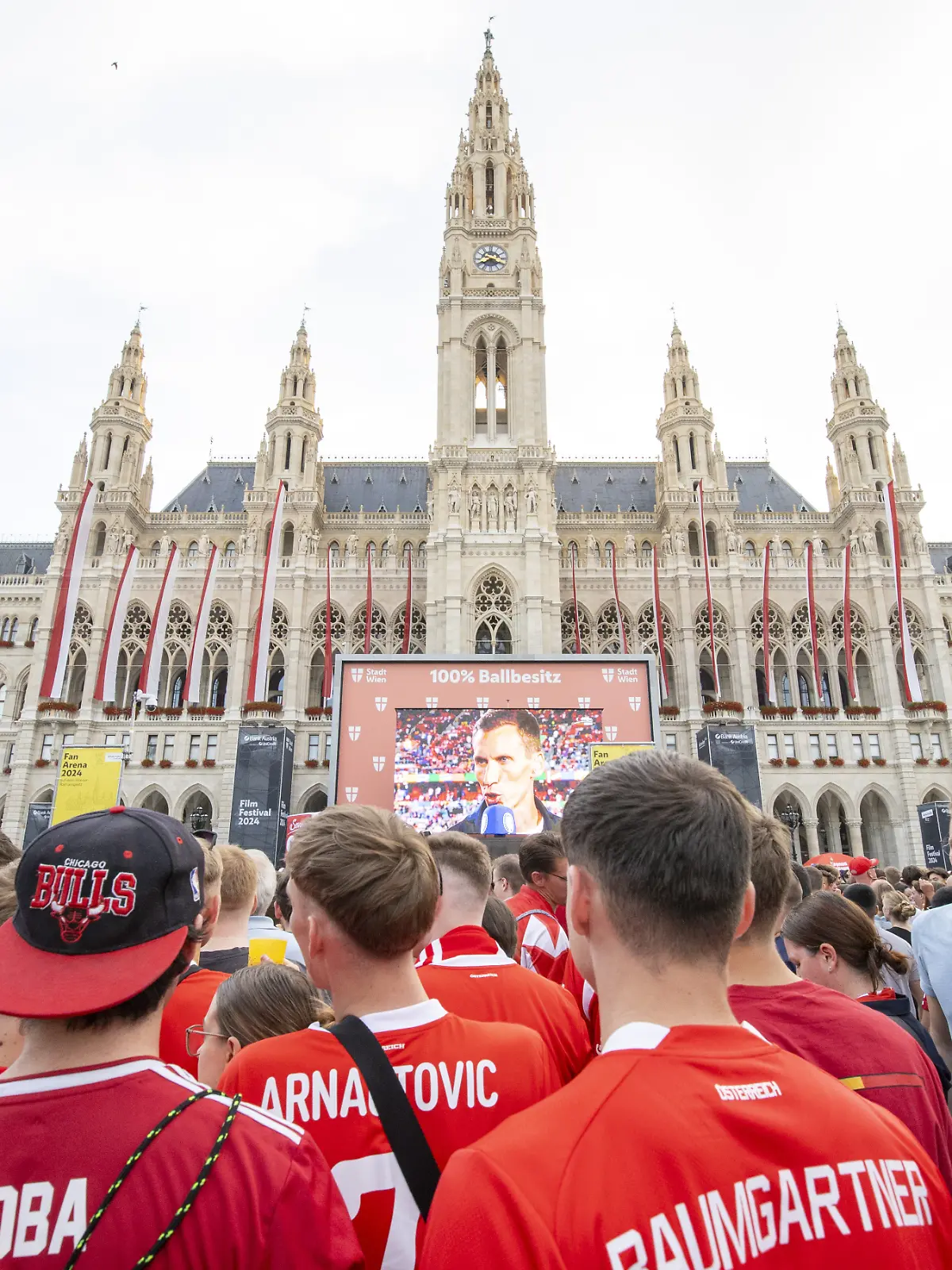 Bild zu: "Deutsche Schülerin (16) beim Public Viewing in Wien vergewaltigt?"