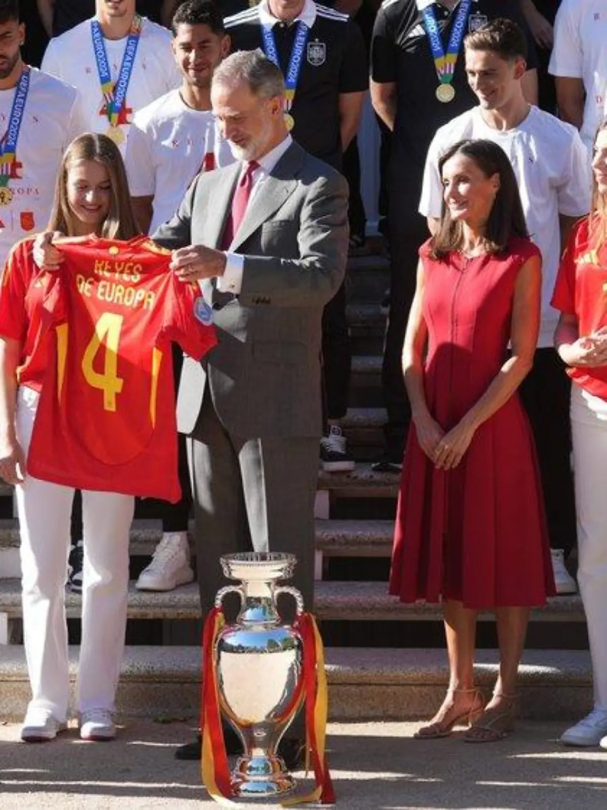 Foto mit dem König und der Königin: Spanische Royals feiern EM-Sieg