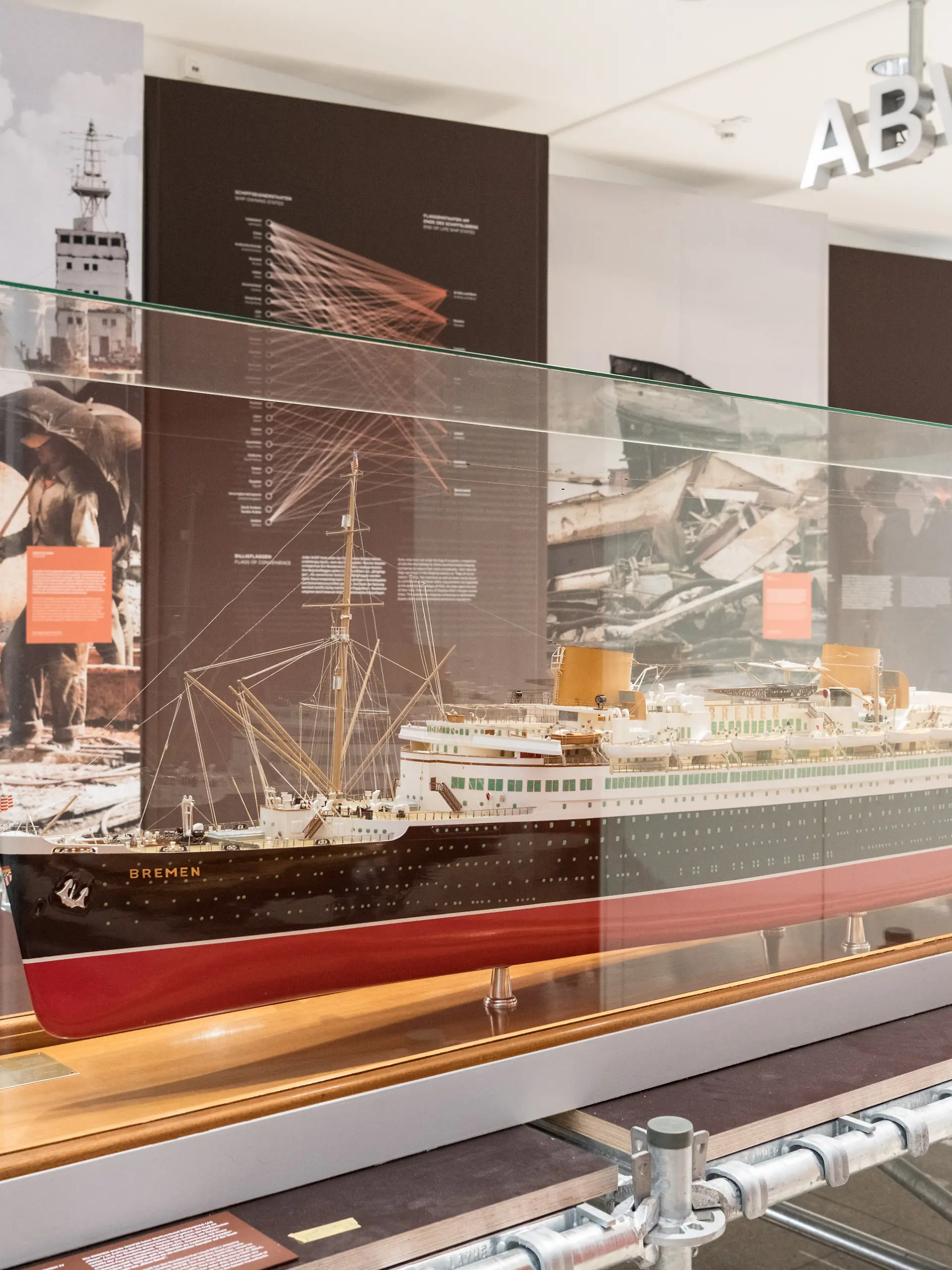 Am Donnerstag (18. Juli) eröffnet nach zwei Jahren Vorbereitungszeit die neue Dauerausstellung im Schifffahrtmuseum in Bremerhaven. 