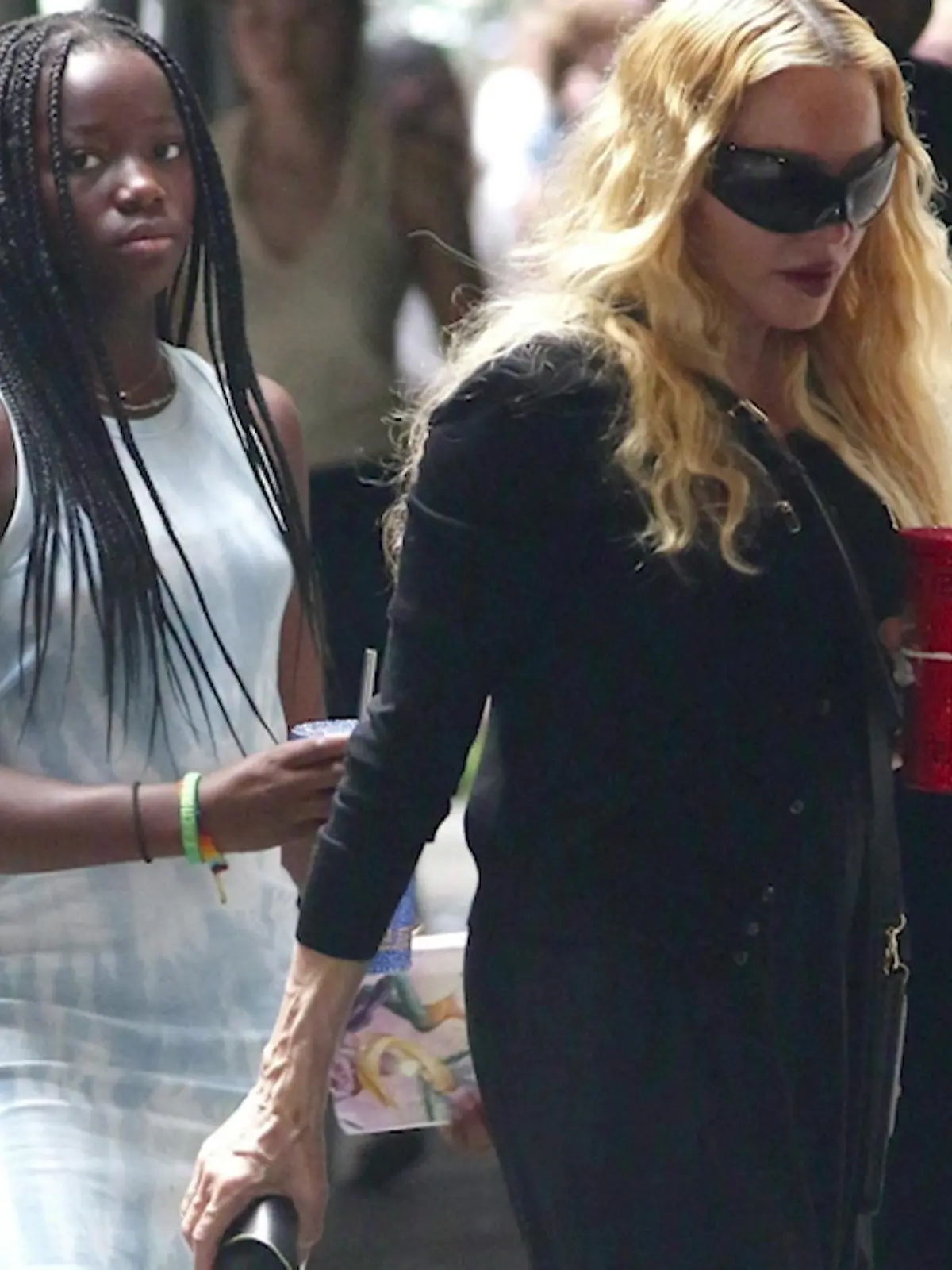 Estere und ihre Mutter Madonna in New York