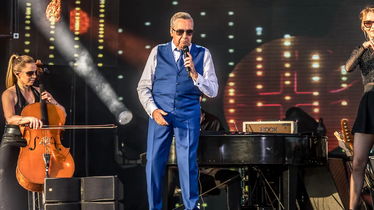 Der Schlager Sänger Roland Kaiser Ronald Keiler, 71 auf der Festwiese Leipzig. Roland Kaiser Leipzig *** The hit singer Roland Kaiser Ronald Keiler, 71 on the fairground Leipzig Roland Kaiser Leipzig