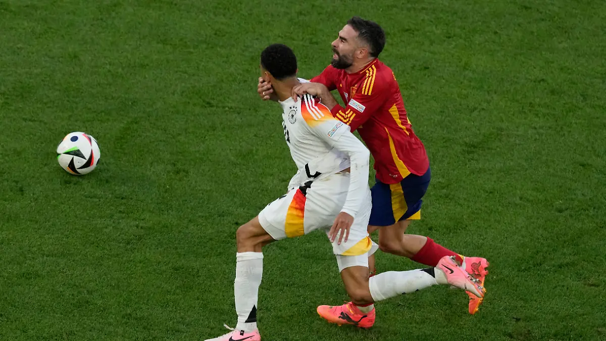 Nach einem Foul an Jamal Musiala sah Dani Carvajal im EM-Viertelfinale die Gelb-Rote-Karte.