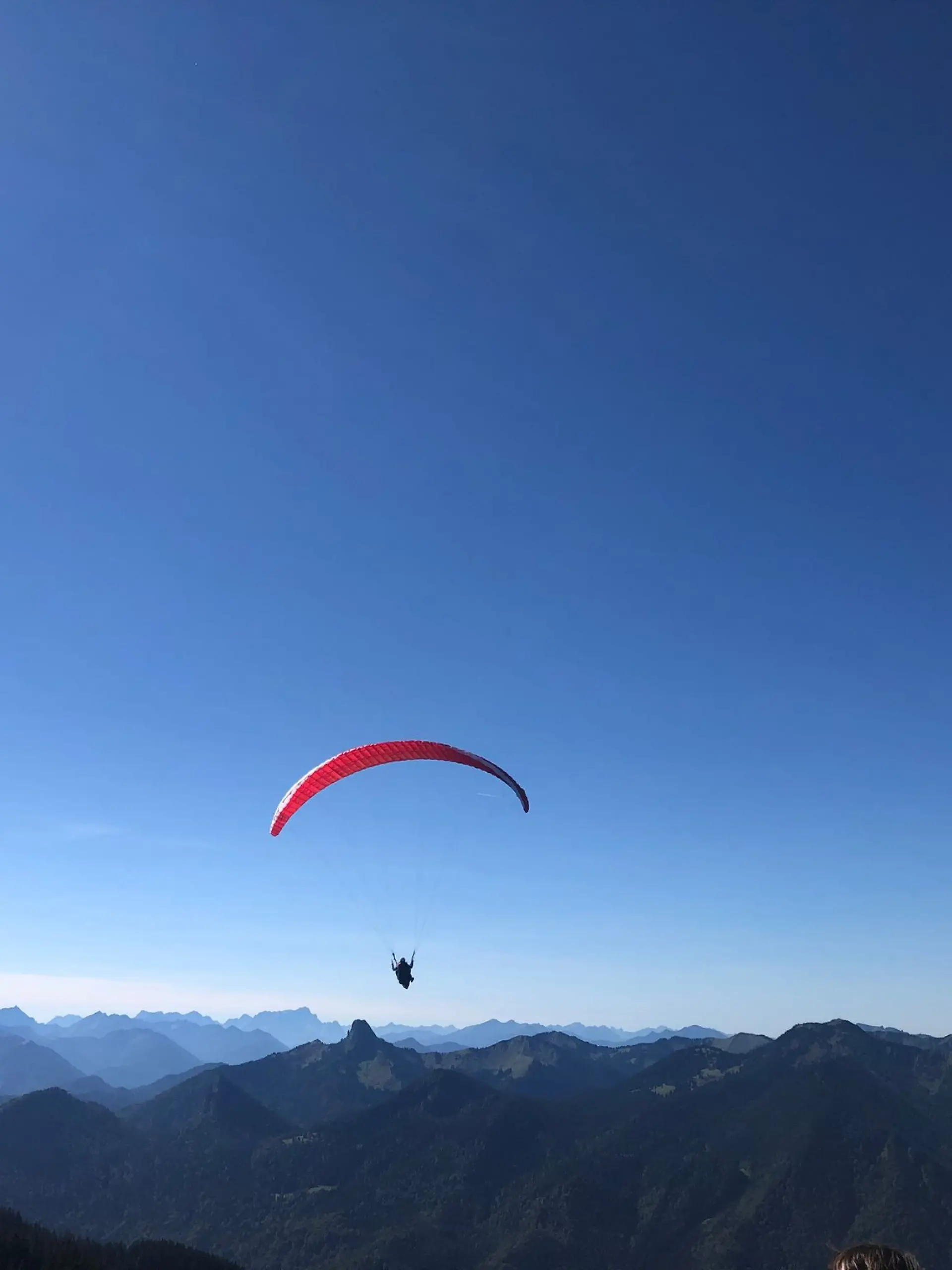 Bild zu: "Drama am Berg! Gleitschirmflieger (61) stürzt ab und stirbt"