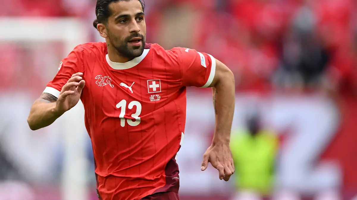 DUSSELDORF - Ricardo Rodriguez of Switzerland during the UEFA EURO, EM, Europameisterschaft,Fussball 2024 quarter-final match between England and Switzerland at the Dusseldorf Arena on July 6, 2024 in Dusseldorf, Germany.