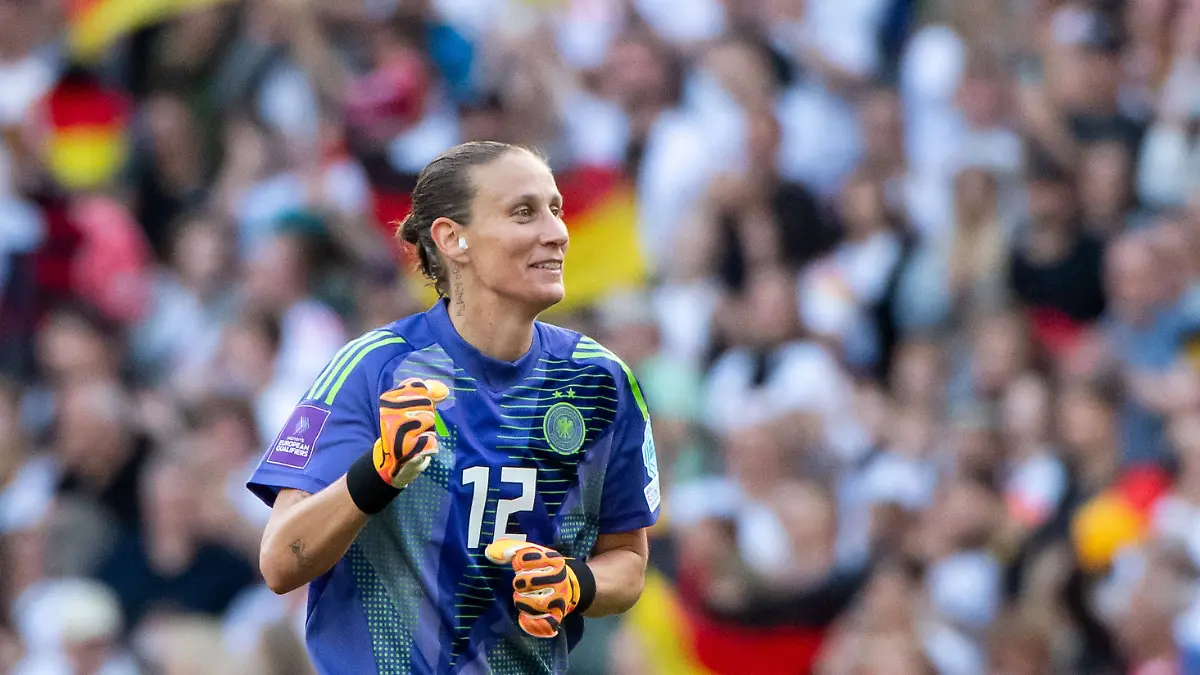 Ann-Katrin Berger Deutschland, 12 jubelt ueber das Tor zum 2:0, GER, Deutschland GER vs Oesterreich AUT, DFB Frauen Nationalmannschaft, UEFA Frauen Fussball Womens Euro 2025 Qualifiers, 6. Spieltag, 16.07.2024 GER, Deutschland GER vs Oesterreich AUT, DFB Frauen Nationalmannschaft, UEFA Frauen Fussball Womens Euro 2025 Qualifiers, 6. Spieltag, 16.07.2024 Hannover