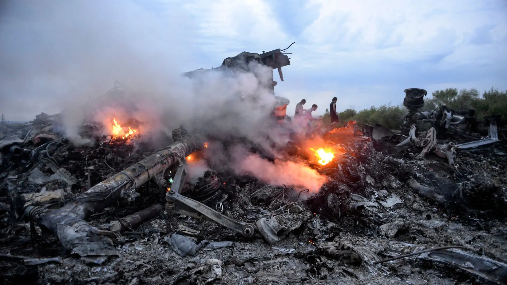 Nur noch Trümmer: Das Passagierflugzeug mit der Flugnummer MH17 wurde über der Ostukraine abgeschossen. (Archivbild)
