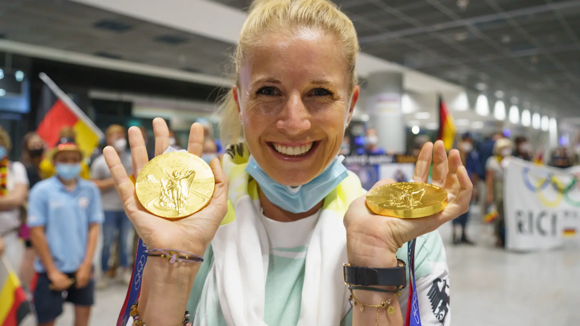 Reiterin Jessica von Bredow-Werndl gewann bei den Olympischen Spielen in Tokio 2021 zwei Goldmedaillen.