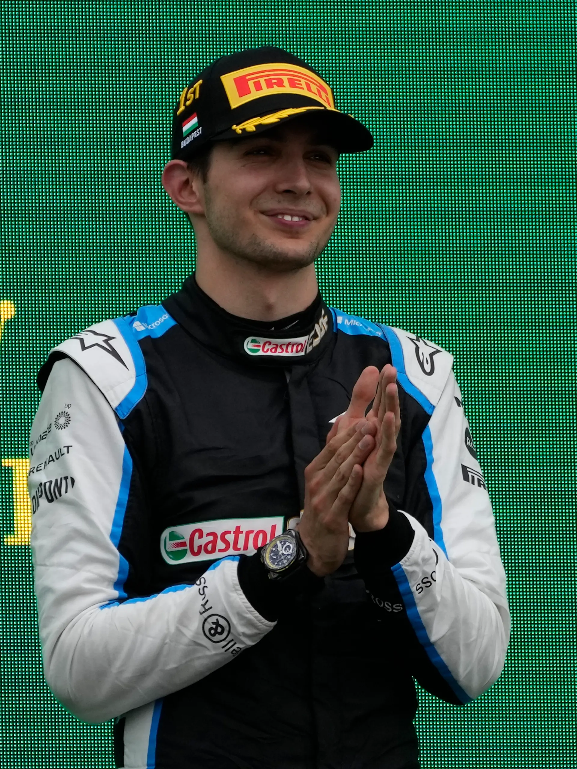 Esteban Ocon feiert 2021 in Ungarn seinen bislang einzigen Formel-1-Sieg.