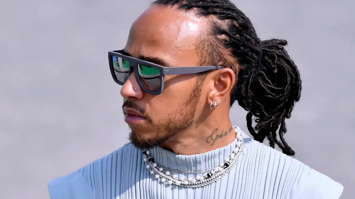 HAMILTON Lewis F1 Team Mercedes AMG F1 FIA Grand Prix von Qatar 2021 am 18.11.2021 in Doha *** HAMILTON Lewis F1 Team Mercedes AMG F1 FIA Grand Prix of Qatar 2021 on 18 11 2021 in Doha