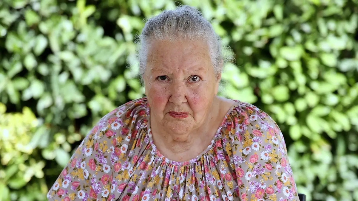 Ehemann will Frau los werden und bringt sie in Irrenanstalt.