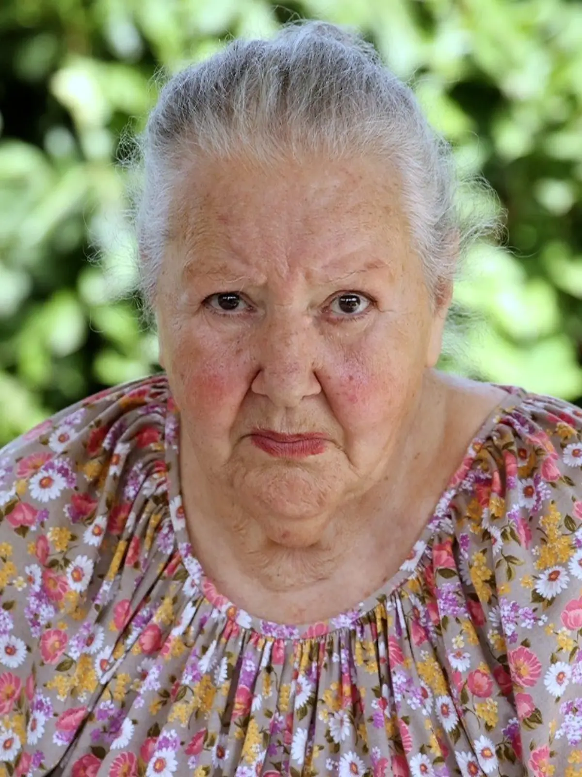 Ehemann will Frau los werden und bringt sie in Irrenanstalt.