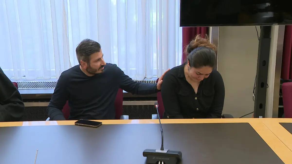 Für die Eltern der getöteten Kinder ist der Prozesstag sehr emotional.