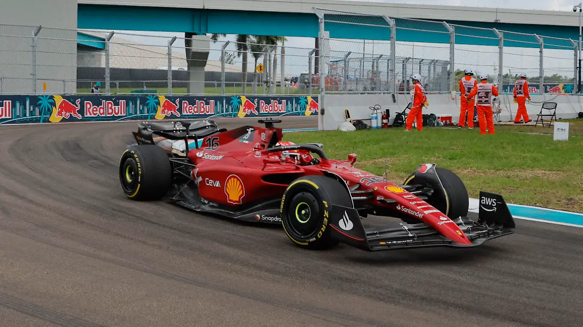 Formula One F1 - Miami Grand Prix - Miami International Autodrome, Miami, Florida, U.S. - May 8, 2022 Ferrari's Charles Leclerc in action during the race REUTERS/Marco Bello