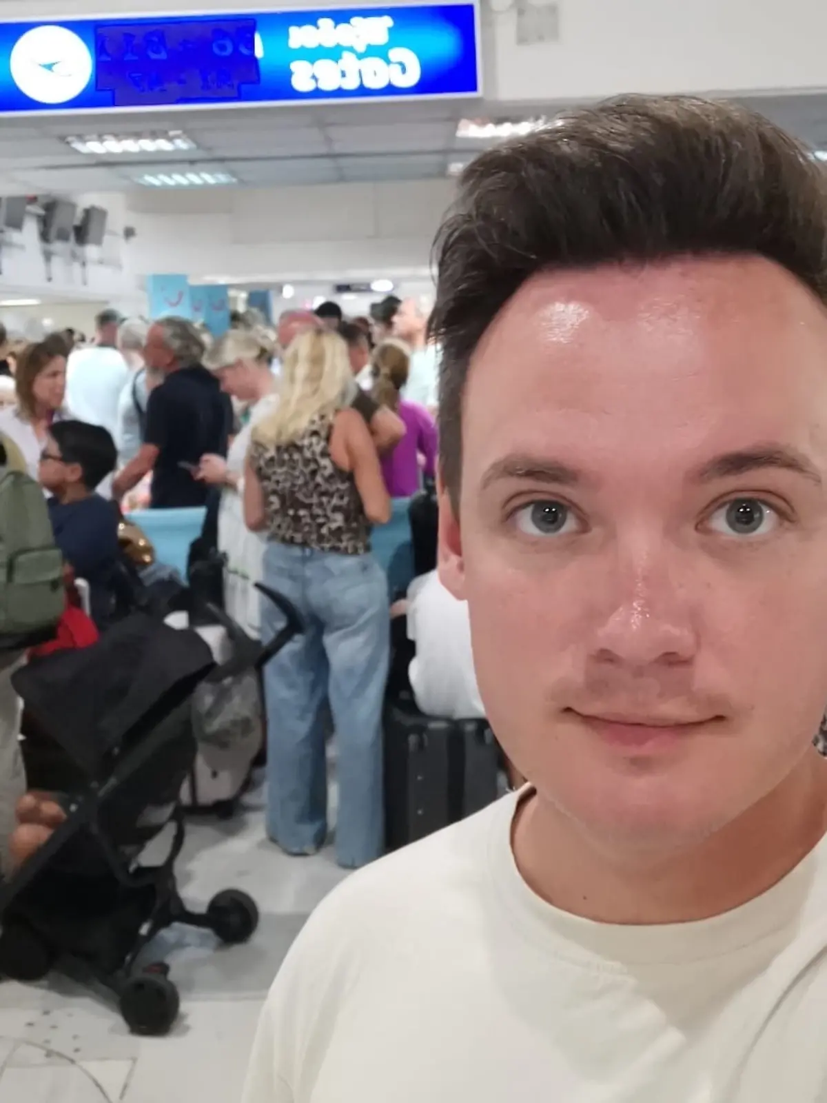 Urlauber Daniel Harsche erlebt einen Horror-Rückflug von Kreta zurück nach Deutschland.