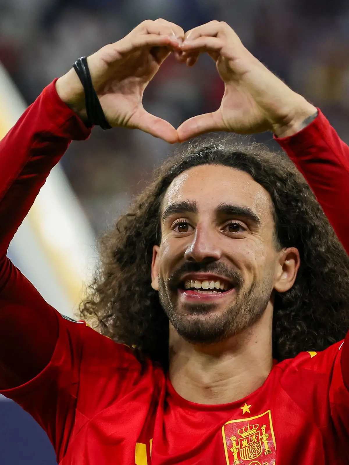 Bild zu: "Spanier Cucurella löst EM-Versprechen ein"