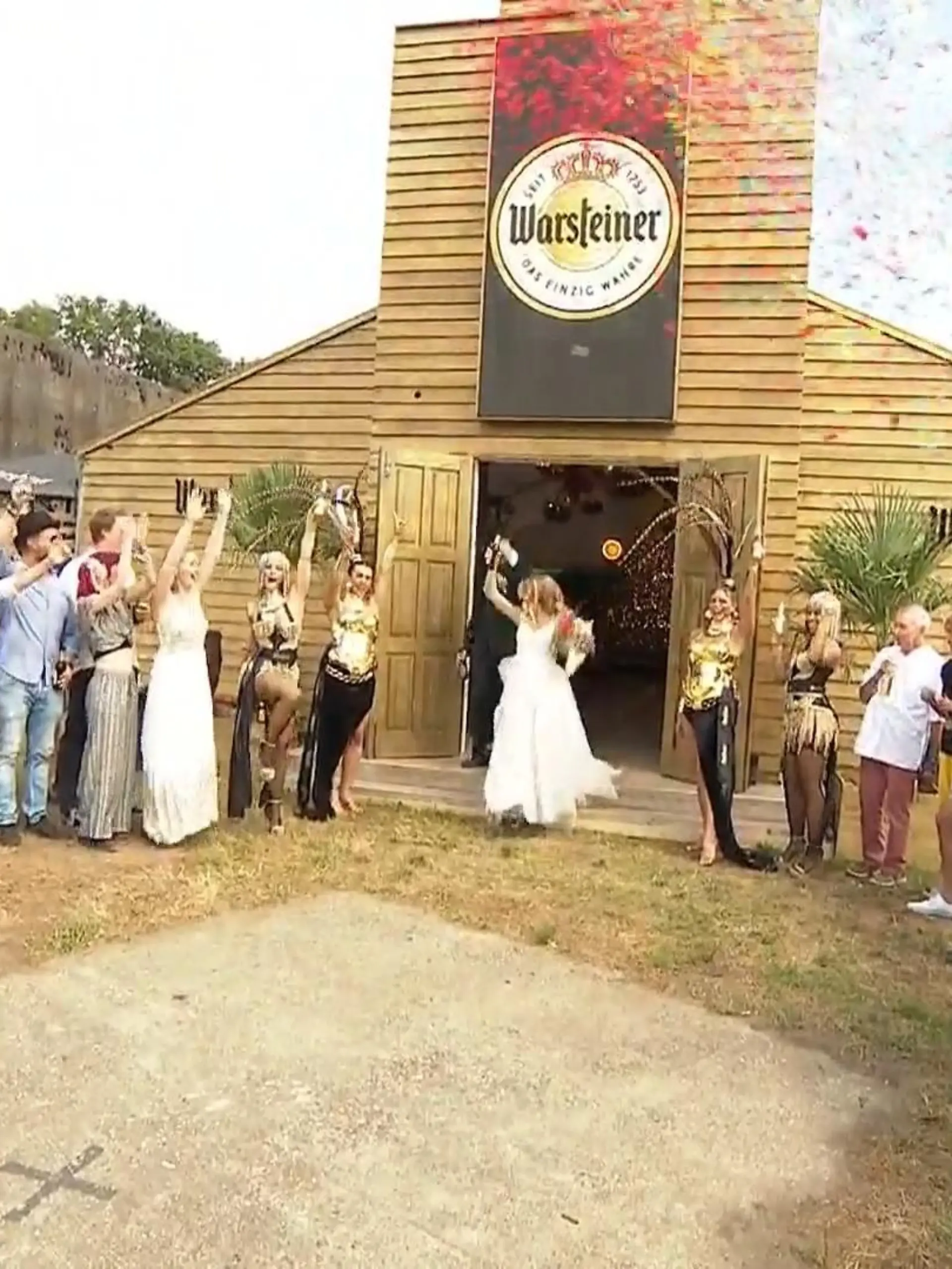 Bild zu: "Festival-Hochzeit"
