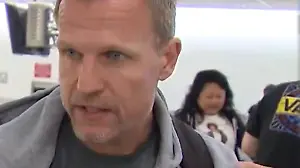 Dank Oliver kommt es nicht zur Katastrophe Flammen im Flieger!