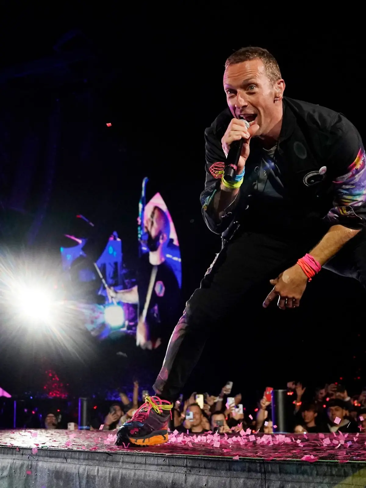 Bild zu: "Verschärfte Sicherheitsmaßnahmen bei Coldplay-Konzert – DAS müssen Fans wissen"