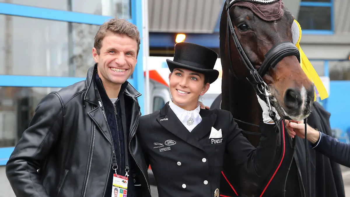 Reiten German Masters 2019 Deutschland, Stuttgart, 16.11.2019, Reiten, German Masters 2019 in Stuttgart: Lisa Müller auf