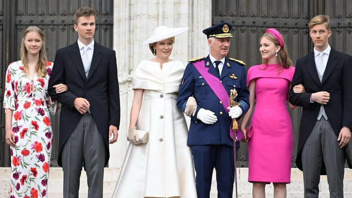 Royaler Auftritt: Elisabeth von Belgien glänzt in Pink