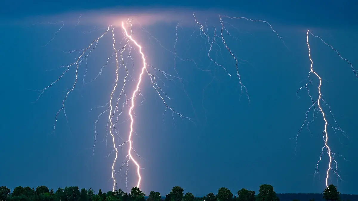 Heute steigt die Gewittergefahr in Baden-Württemberg. (Symbolbild)