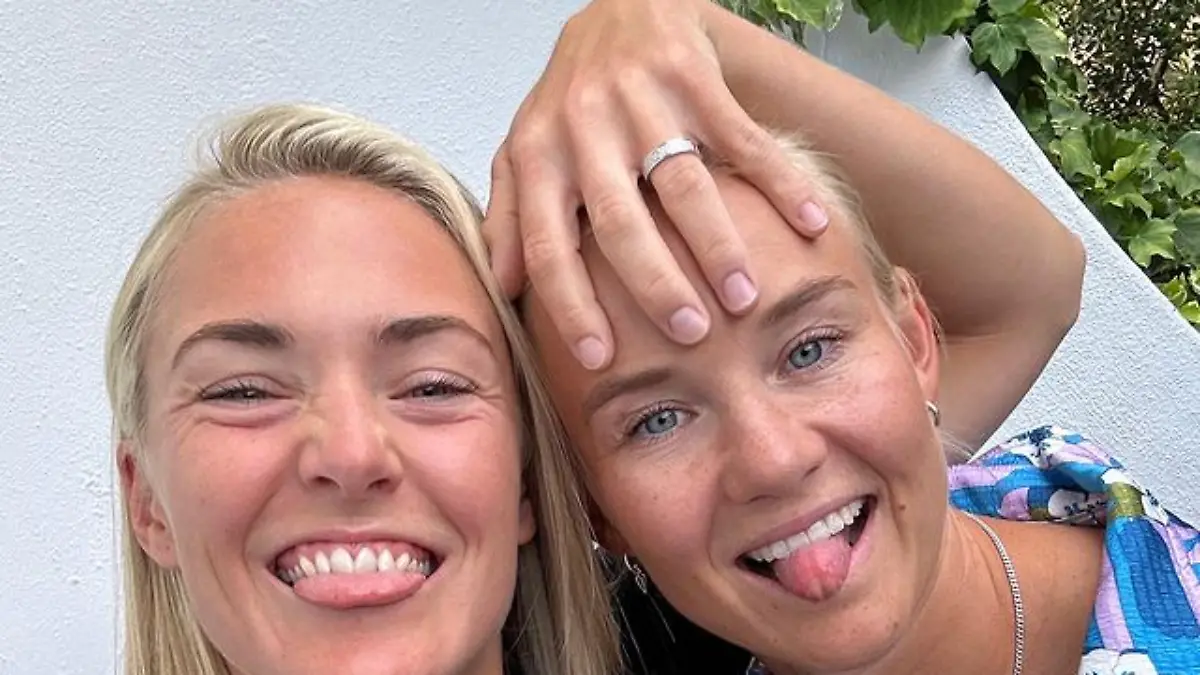 Pernille Harder (li.) und Magdalena Eriksson haben sich offenbar verlobt.