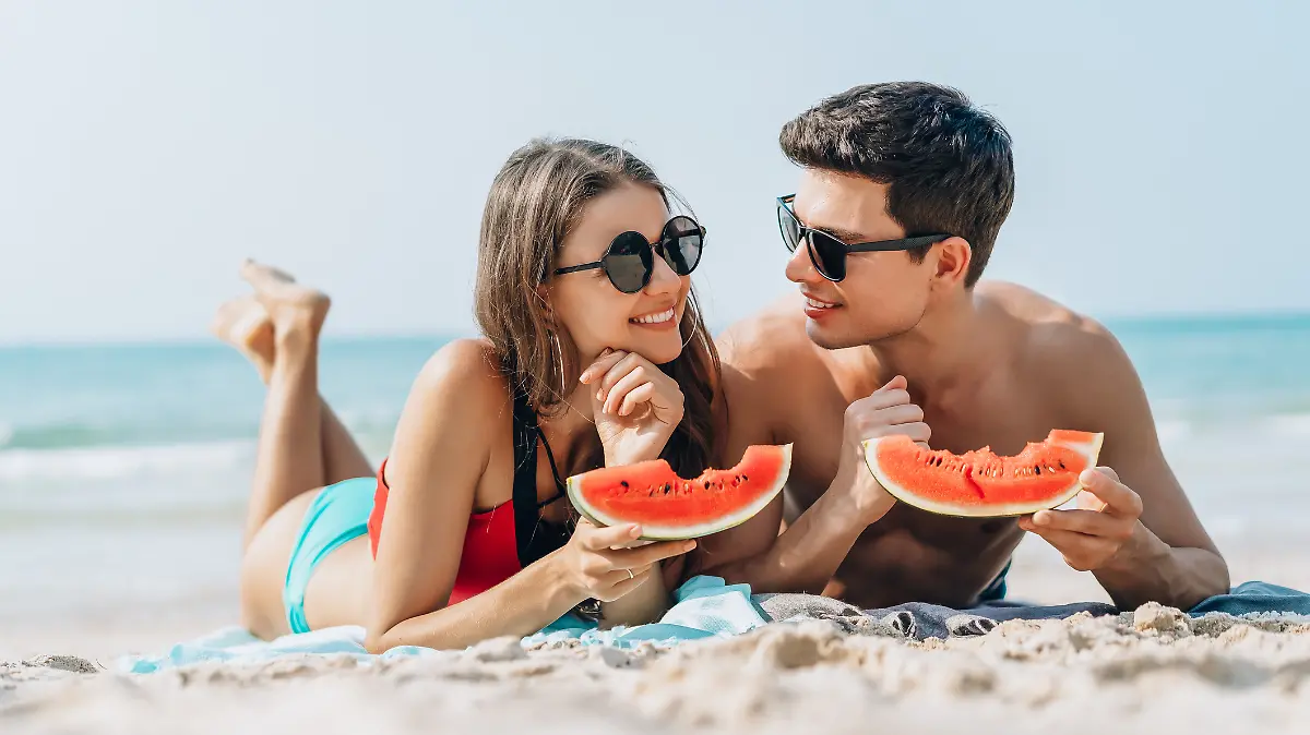 Laut Ernährungsexpertin Nora Rieder sind zum Beispiel Wassermelonen als Strand-Snack optimal.