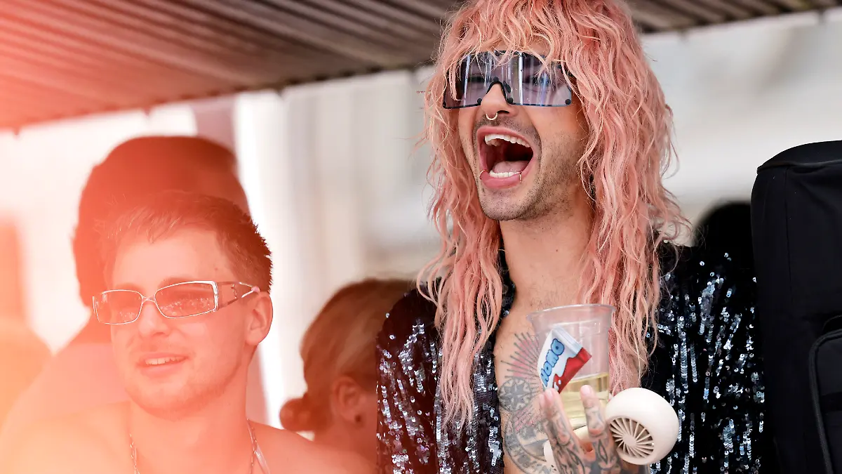 Sänger Bill Kaulitz von der Band Tokio Hotel zu sehen bei der CSD-Parade im Rahmen des Cologne Pride 2024. Köln, 21.07.2024