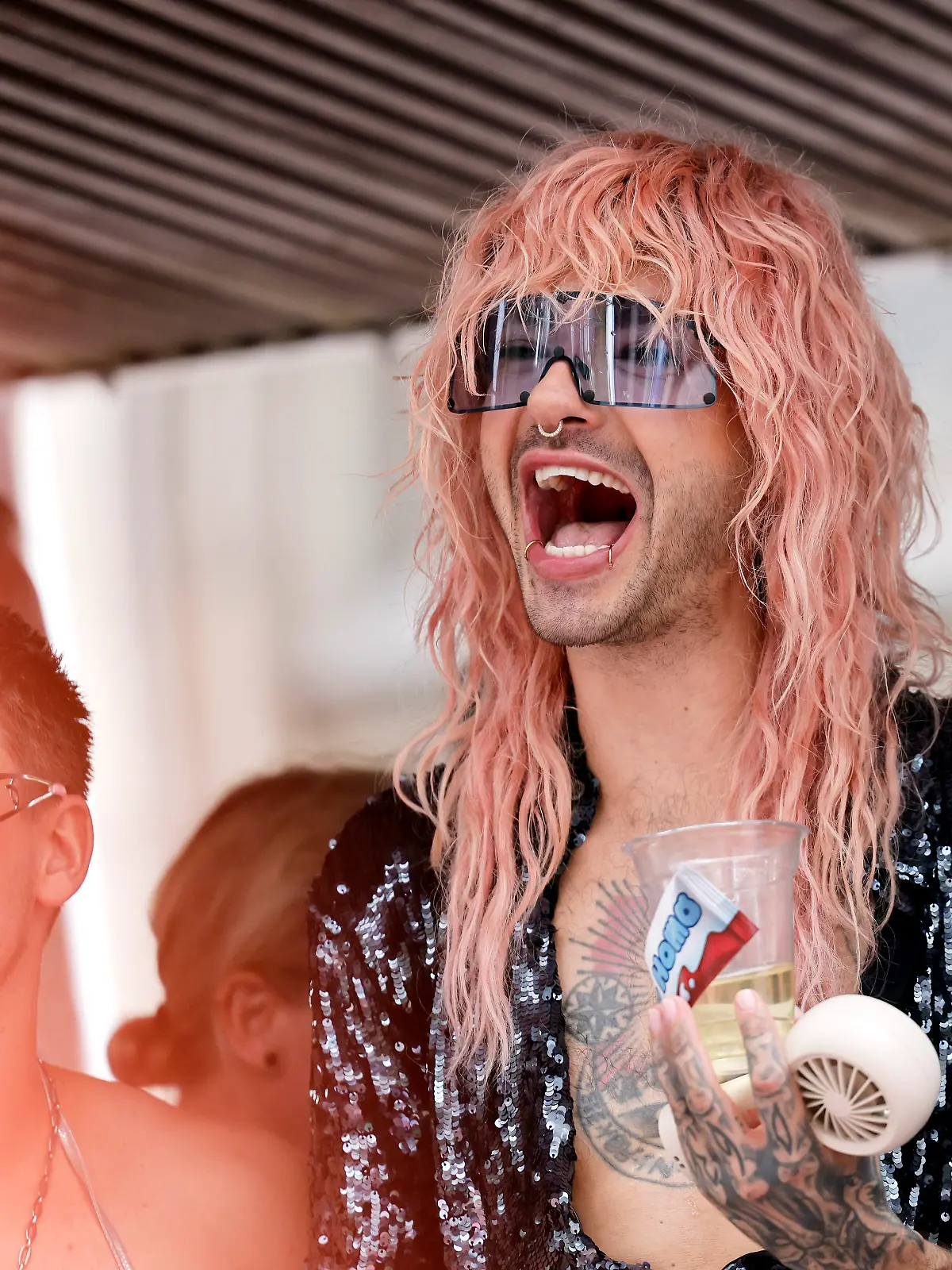 Sänger Bill Kaulitz von der Band Tokio Hotel zu sehen bei der CSD-Parade im Rahmen des Cologne Pride 2024. Köln, 21.07.2024 