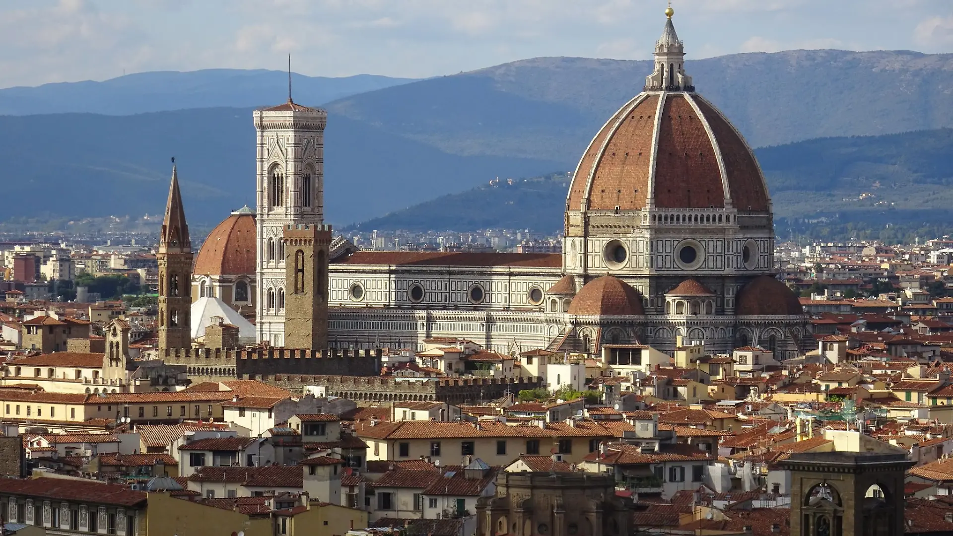 Stadtbummel in Florenz? Dann schaut man besser genau hin, ob man selbst auch wirklich auf diesem Parkplatz stehen darf.