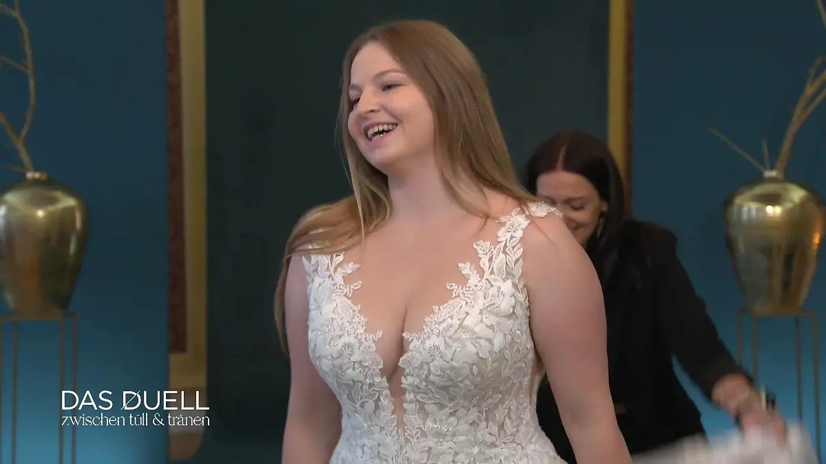 Ist das zweite Kleid DAS Kleid? Corinna erstrahlt