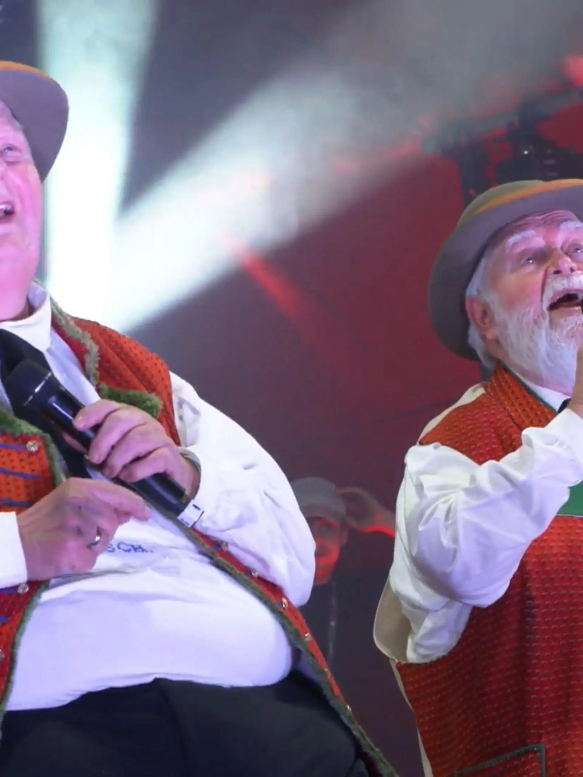 Bild zu: "„Abartig geil!” - trotz Aussetzer rocken die Wildecker Herzbuben das Parookaville-Festival"