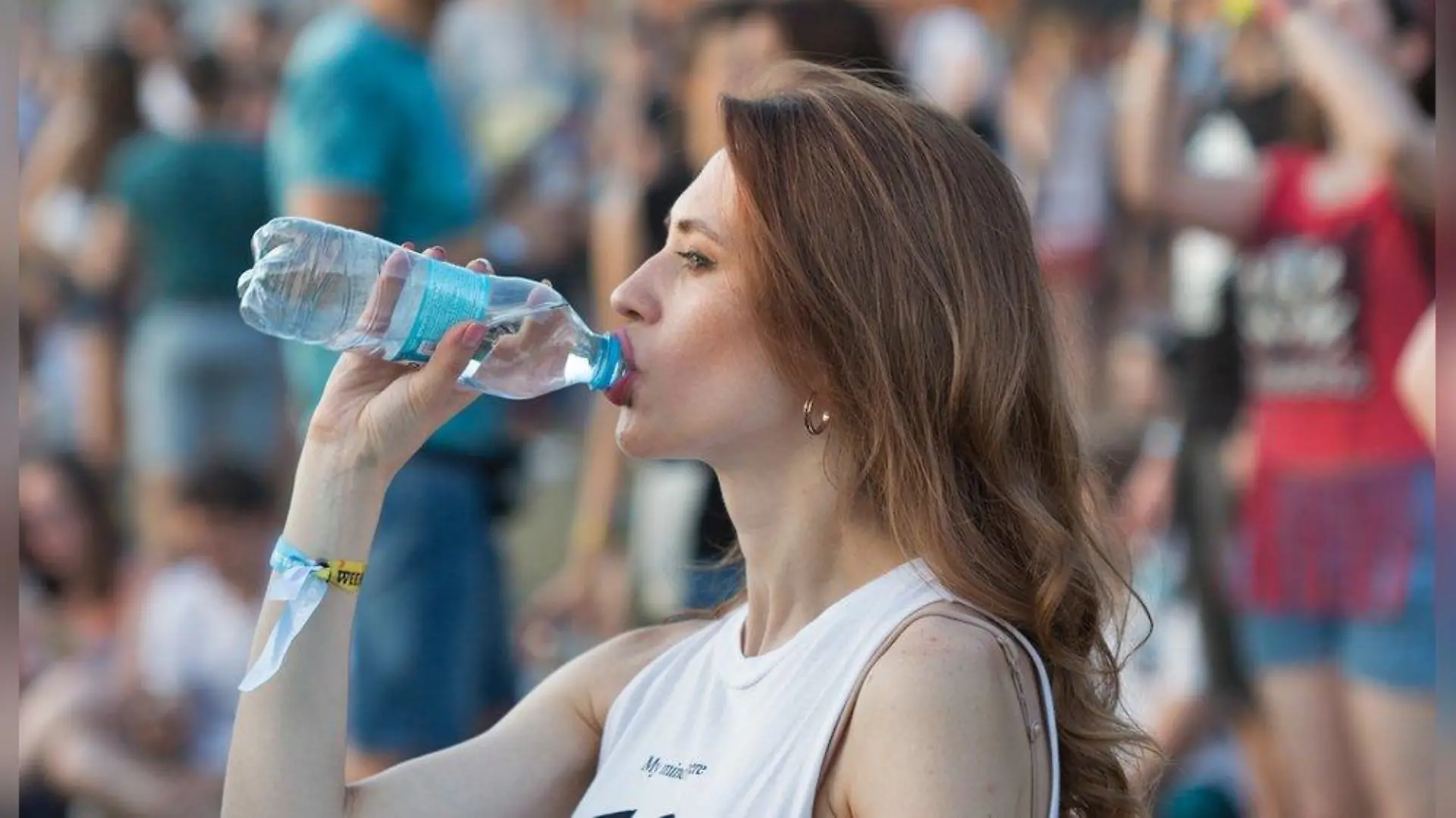 Sommer, Sonne, Konzertfieber: So beugt man Dehydration vor