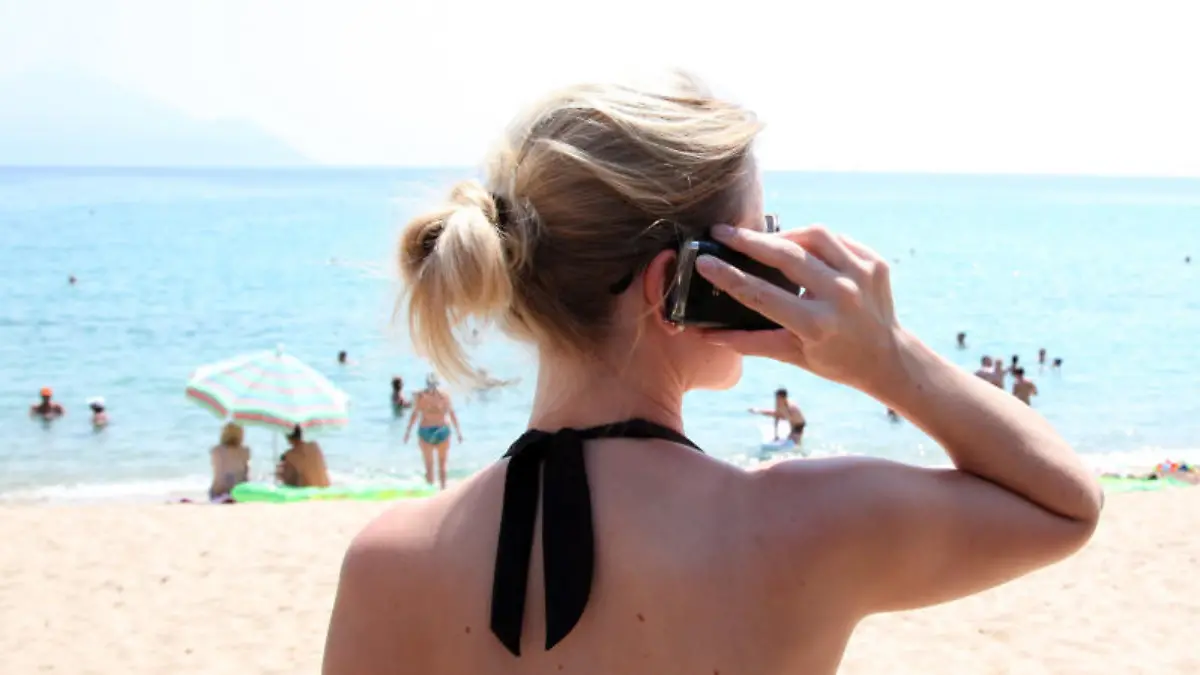 Der Hauptgrund für Urlaubsarbeit ist sowohl für Männer als auch Frauen Verantwortungsgefühl.