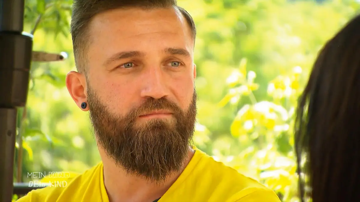 Warum weiß sein Sohn nichts von seiner Krankheit? Eddie fällt es schwer
