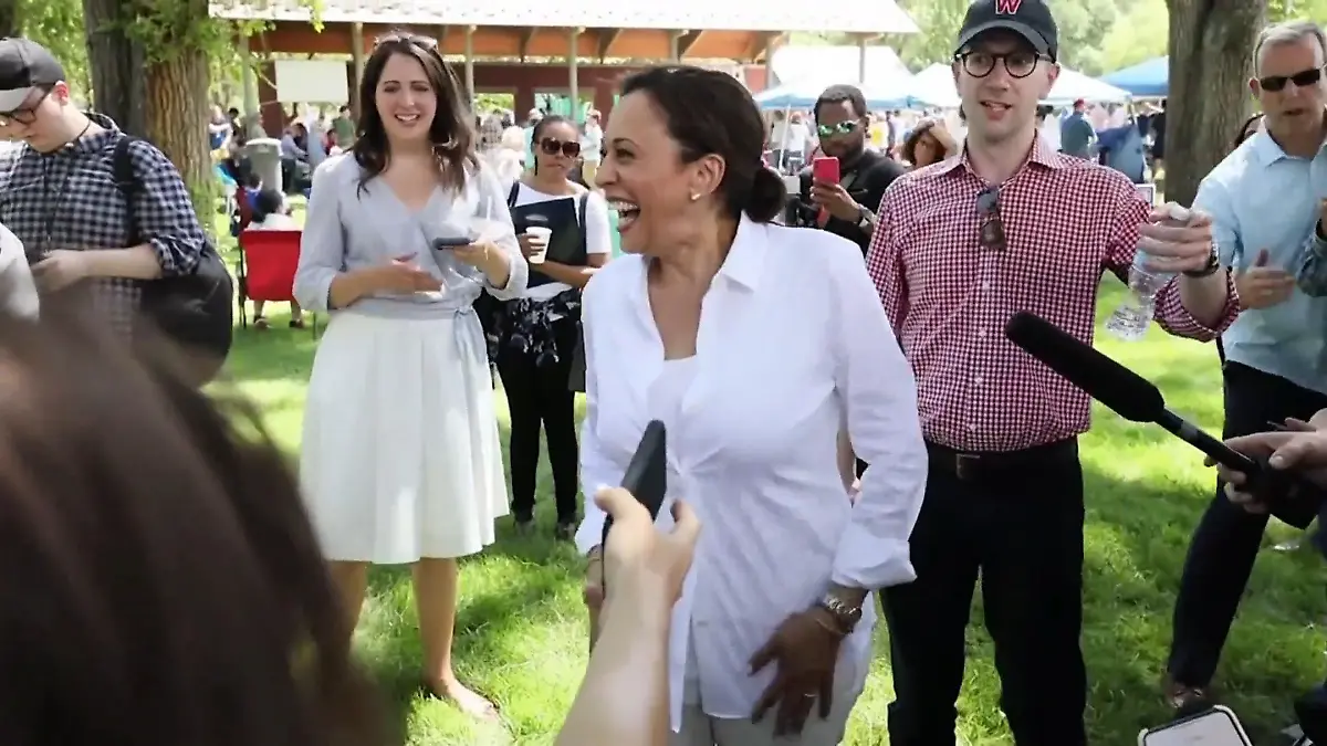 Viraler Trend: Kamala Harris und die Kokosnuss