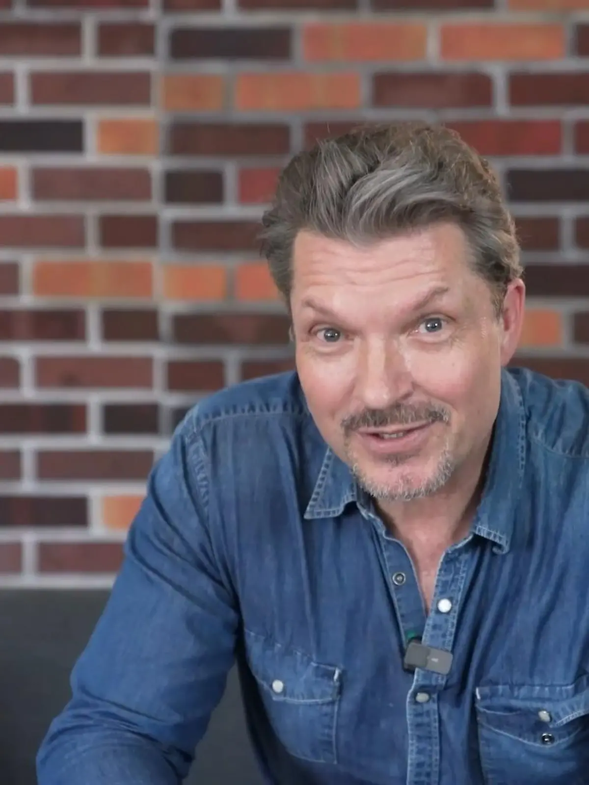 Bild zu: "Hardy Krügers Rolle hat Familienanschluss im Kiez"