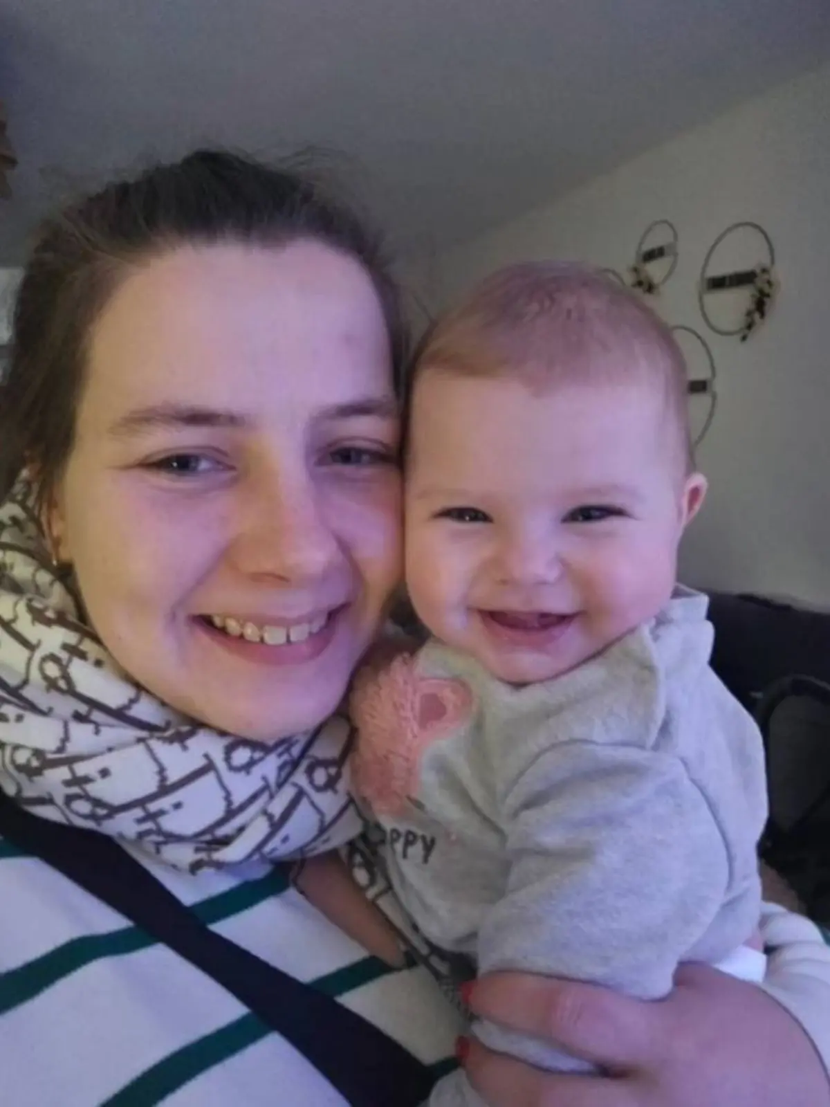 Sarafina Wollny und Töchterchen Hope strahlen um die Wette. 