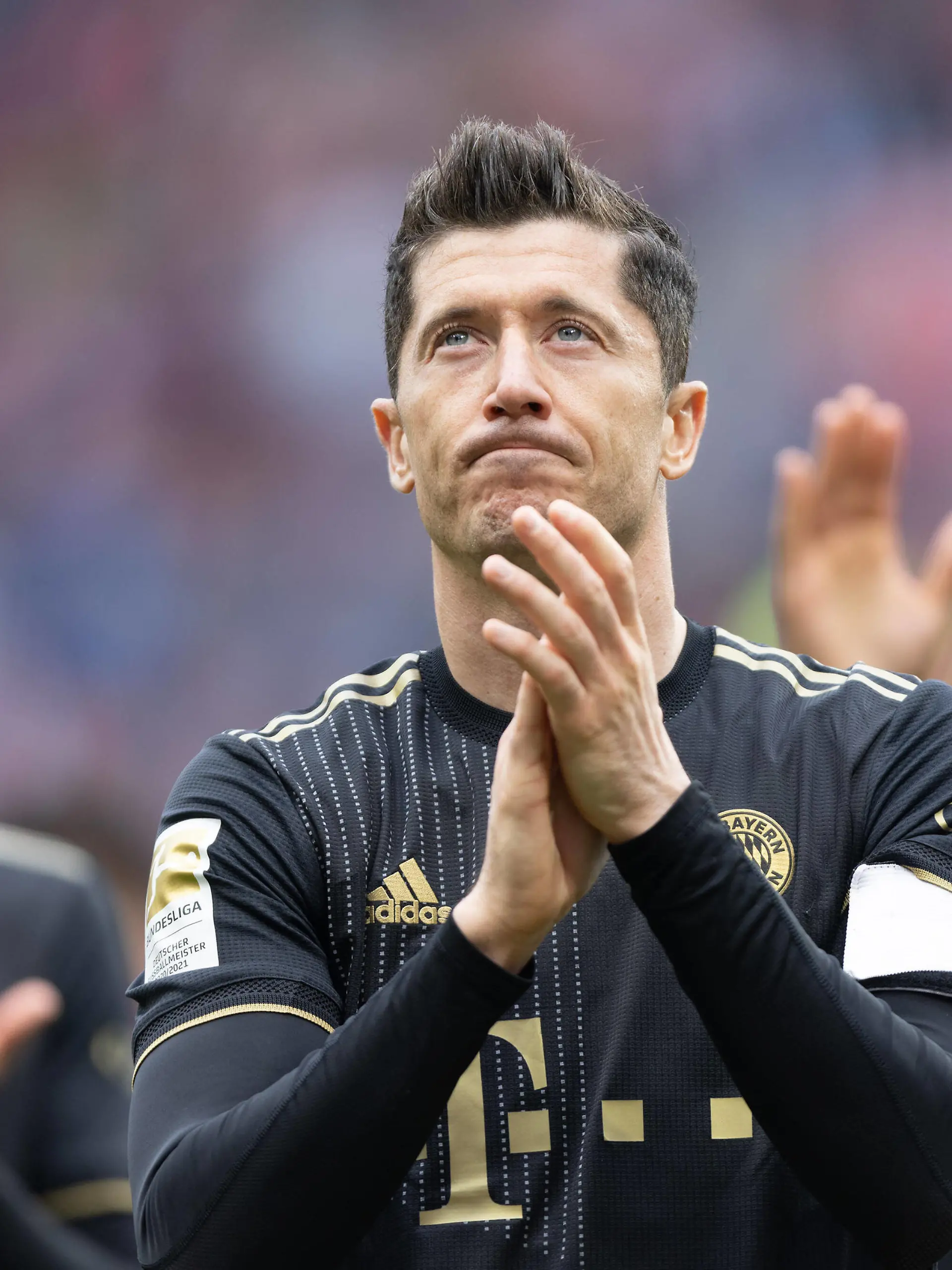  1. FSV Mainz 05 - FC Bayern München, 1. FBL Robert Lewandowski Bayern München, 9. Bundesligaspiel zwischen dem 1. FSV Mainz 05 und dem FC Bayern München am 30. April 2022 in der Mewa Arena in Mainz. Nach Vorgaben der DFL, Deutsche Fußball Liga, ist es untersagt, in dem Stadion und/oder vom Spiel angefertigte Fotoaufnahmen in Form von Sequenzbildern und/oder videoähnlichen Fotostrecken zu verwerten bzw. verwerten zu lassen., Mainz Rheinland-Pfalz Deutschland Mewa Arena *** 1 FSV Mainz 05 FC Bayern München, 1 FBL Robert Lewandowski Bayern München, 9 Bundesliga match between 1 FSV Mainz 05 and FC Bayern München on 30 April 2022 at the Mewa Arena in Mainz According to the regulations of the DFL, Deutsche Fußball Liga, it is prohibited to exploit or have exploited in the stadium and or from the game made photographs in the form of sequence pictures and or video-like photo series, Mainz Rheinland Pfalz Germany Mewa Arena