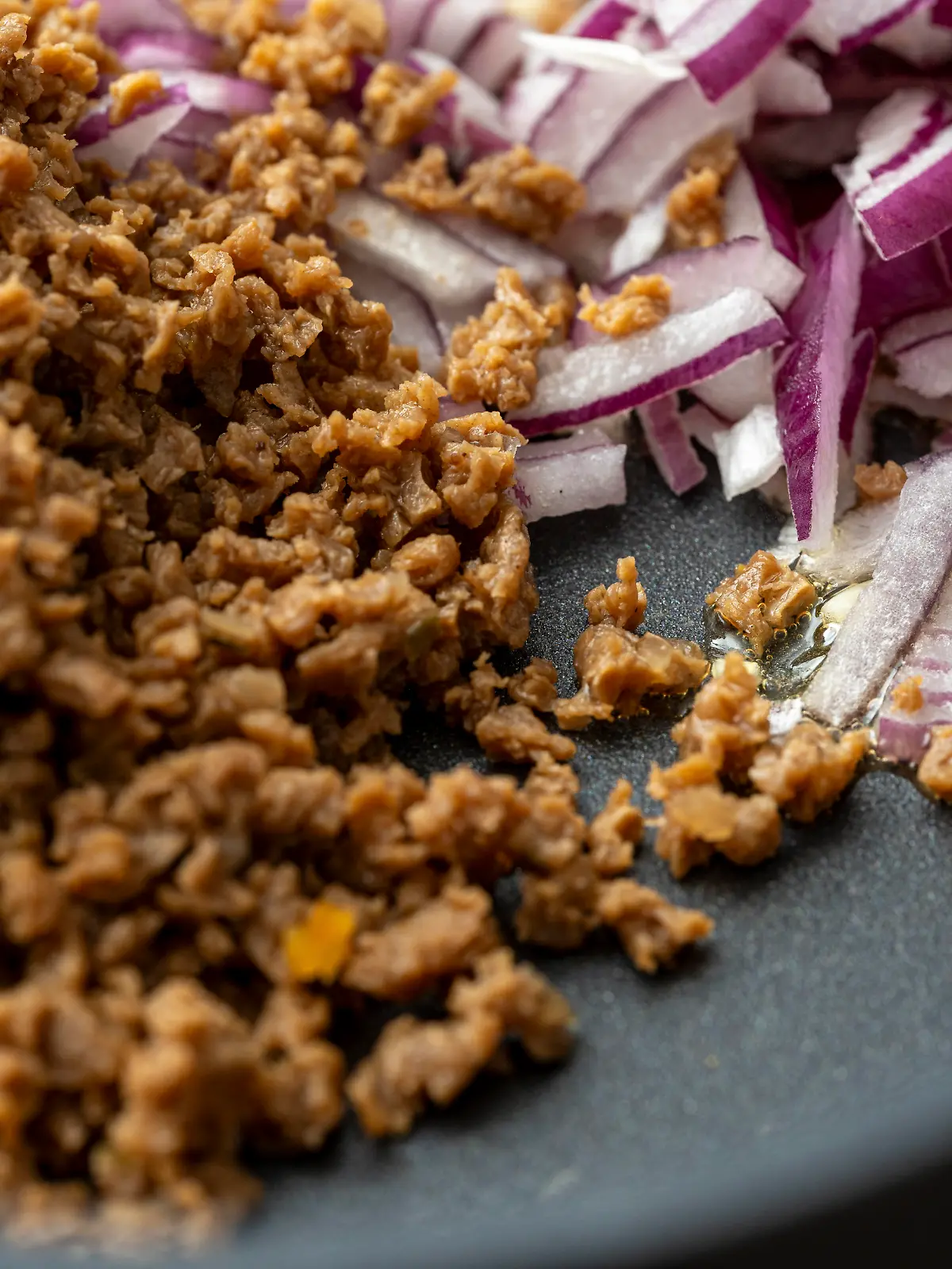 Wie gut ist veganes Hack? Die Stiftung Warentest macht den Test. 