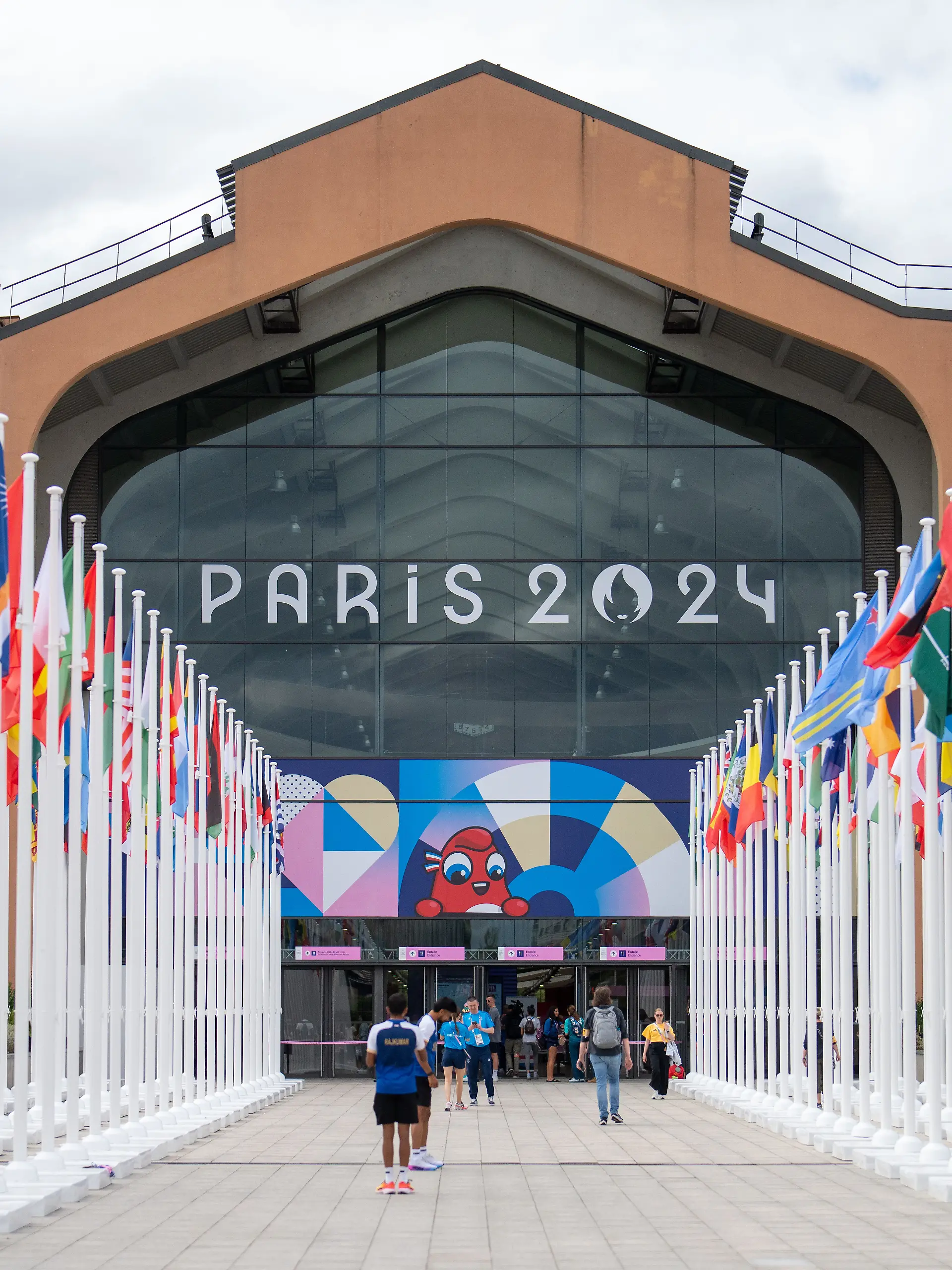 PARIS - FRANKREICH: Blick auf die Foodhall im olympischen Dorf am Dienstag, 23. Juli 2024, im Rahmen eines Medientermins anl. der olympischen Spiele in Paris.
