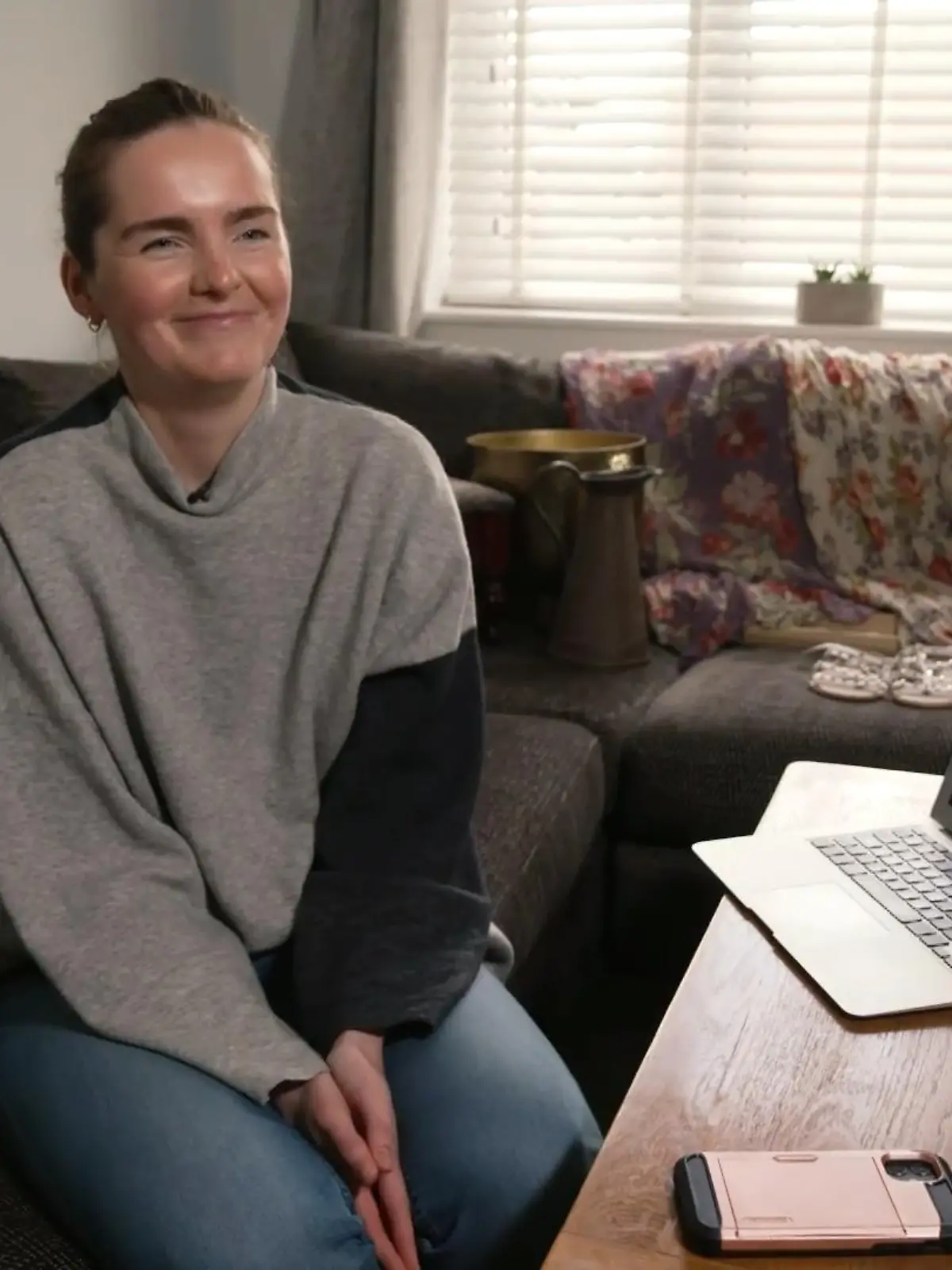 Des einen Müll, des anderen Schatz. Diese Binsenweisheit gilt wohl besonders für die Britin Chloe Webster. Sie verkauft die alten und vermeintlich wertlosen Gegenstände von Freunden und Familie im Netz und macht dadurch ordentlich Gewinn. Nach eigenen Angaben sind so schon über 1.000 Euro zusammengekommen. Ihre Tipps erklärt sie uns im Video.