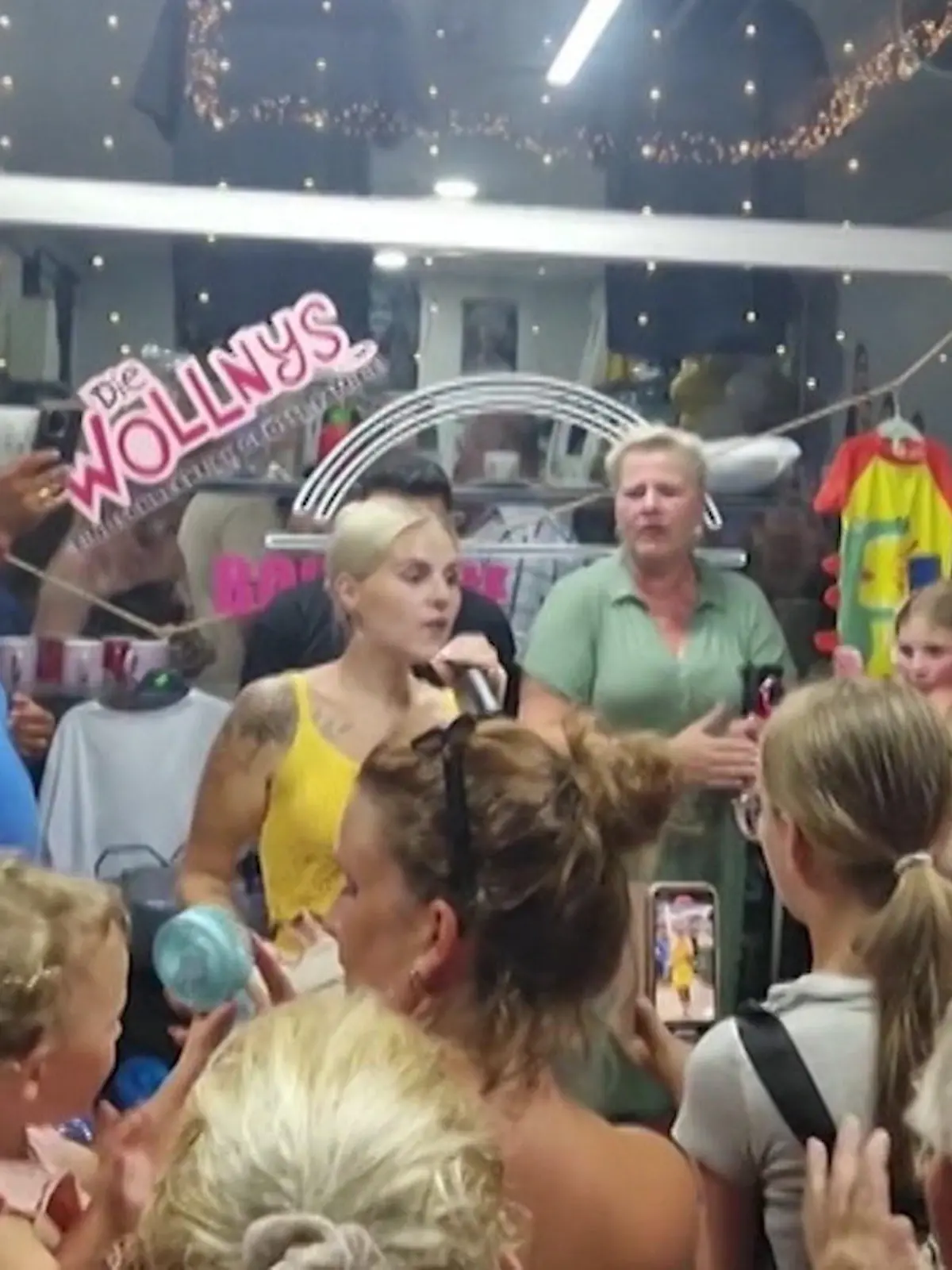 Bild zu: "Hier macht Estefania Familienoberhaupt Silvia mächtig stolz"