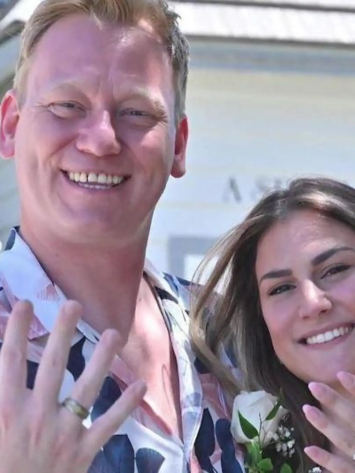 Ex-Let's Dance-Star Jens "Knossi" Knossalla hat seine Freundin Lia in Las Vegas ganz spontan geheiratet.