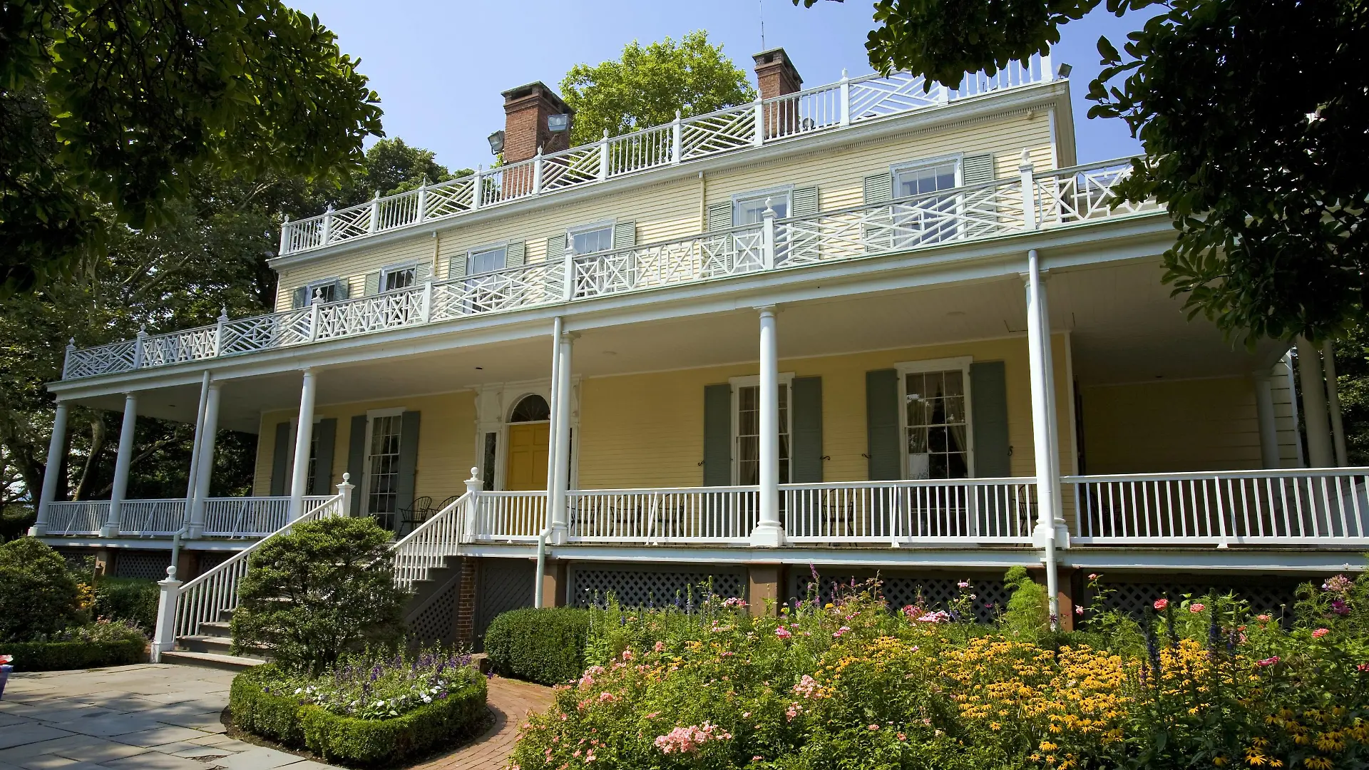 Gracie Mansion Gracie Mansion, Built in 1799 for a prosperous New York merchant named Archibald Gracie as a country house, it became the official residence of the Mayor in 1942, Carl Schurz Park, Manhattan, New York PUBLICATIONxINxGERxSUIxAUTxHUNxONLY 900_01_ny6180
Gracie Mansion Gracie Mansion built in 1799 for a Prosperous New York Merchant Named Archibald Gracie As a Country House IT became The Official Residence of The Mayor in 1942 Carl Schurz Park Manhattan New York PUBLICATIONxINxGERxSUIxAUTxHUNxONLY 900_01_ny6180